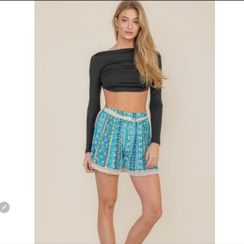 New Adorable Vibrant Boho Floral Print Shorts With Weaved Belt